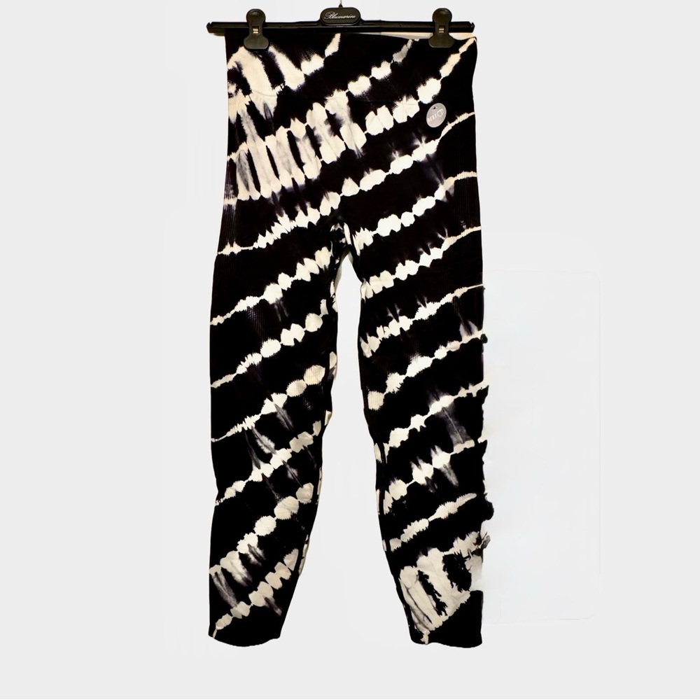 VS PINK Tie-Dye Black & White Leggings
